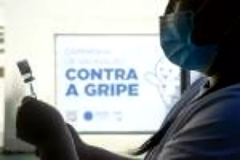 Campanha de vacinação contra gripe inicia em capitais com mutirão nacional neste sábado