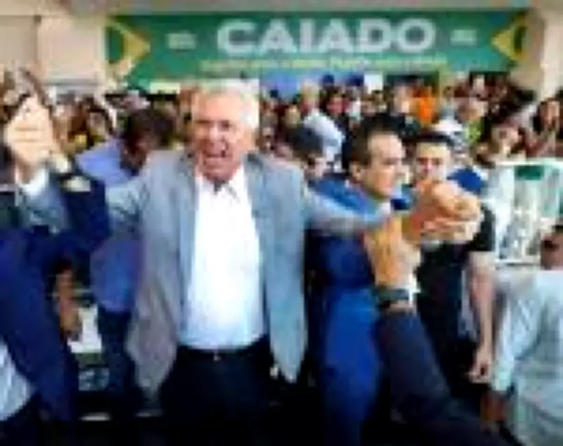 Candidatura de Caiado pode prejudicar campanha de Flávio Bolsonaro, apontam análises