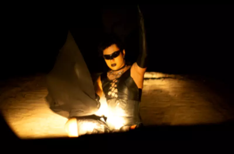 Caobe lança EP 'Eu Não Quero Que Essa Noite Acabe Nunca' com sonoridade híbrida e temática migrante