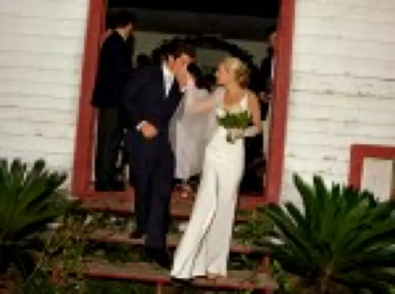 Carolyn Bessette-Kennedy: Como um vestido minimalista redefiniu a moda nupcial nos anos 1990