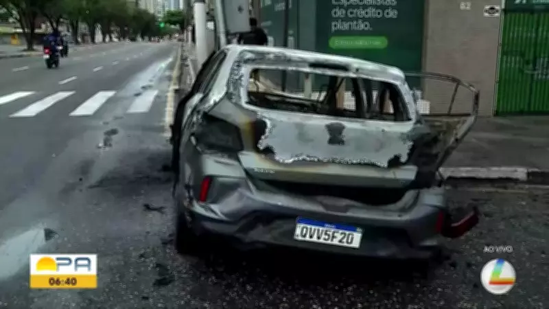 Carro colide com poste e incendeia em Belém, causando transtornos no trânsito local