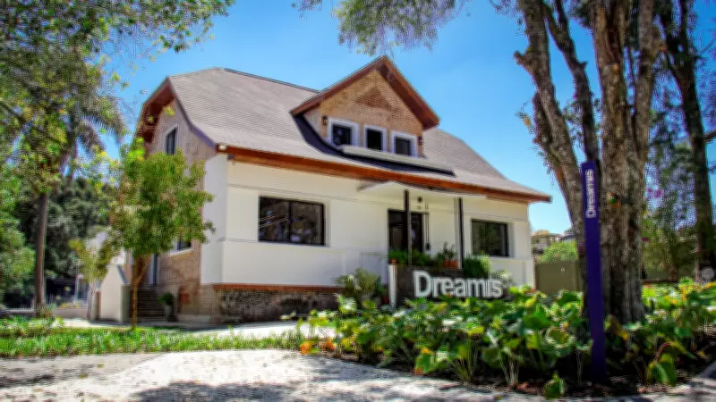 Casa abandonada do antigo Cassino do Ahú é revitalizada e vira sede da Dreamis em Curitiba