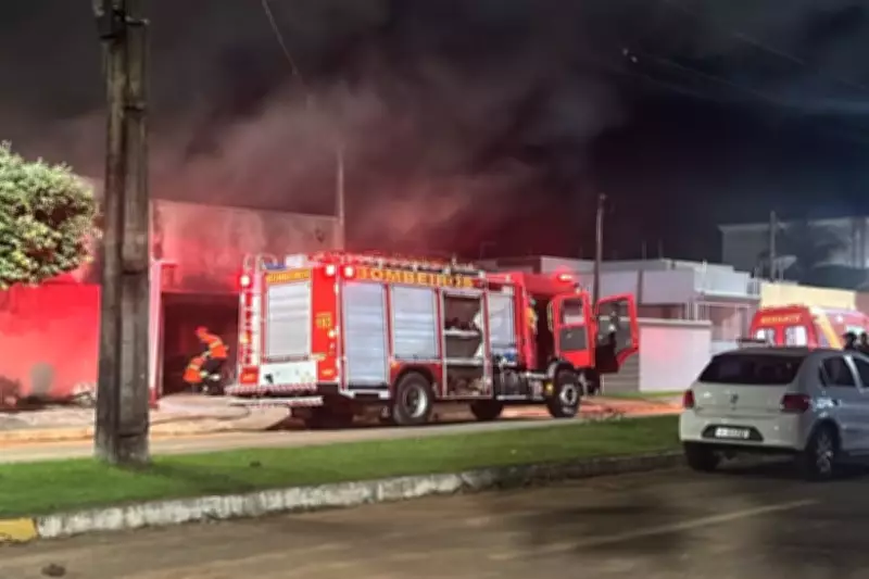 Casa é consumida por incêndio em Sorriso enquanto proprietário viajava; polícia investiga crime