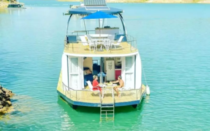 Casas Flutuantes no Lago de Furnas Transformam Hospedagem em Experiência Única sobre a Água