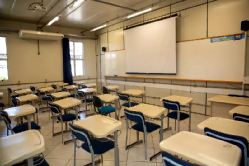 Chapecó abre 160 vagas para monitor de segurança escolar com salário de R$ 2.350