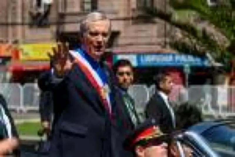 Chile suspende regularização de 182 mil imigrantes sob governo ultradireitista de Kast