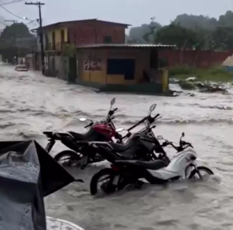 Chuva extrema de 160 mm alaga Manaus e causa 114 ocorrências, incluindo deslizamentos