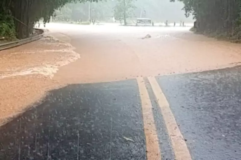 Chuva forte alaga rodovia e ruas em cidades do interior de SP, bloqueando tráfego