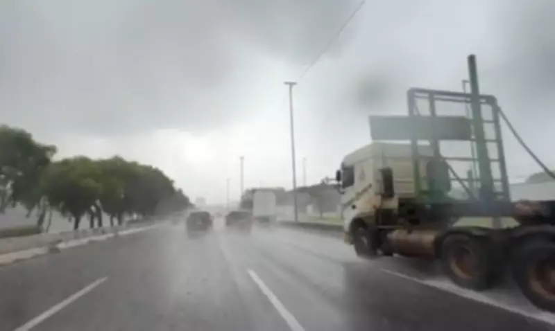 Chuva intensa coloca São Paulo em estado de atenção para alagamentos nesta sexta-feira