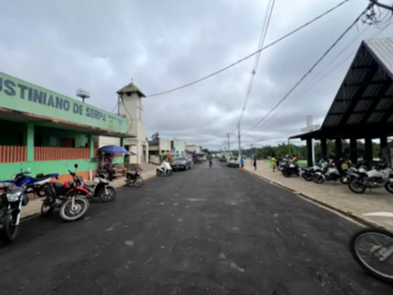 Cidade isolada do Acre recebe asfalto pela primeira vez em 33 anos e vira evento entre moradores