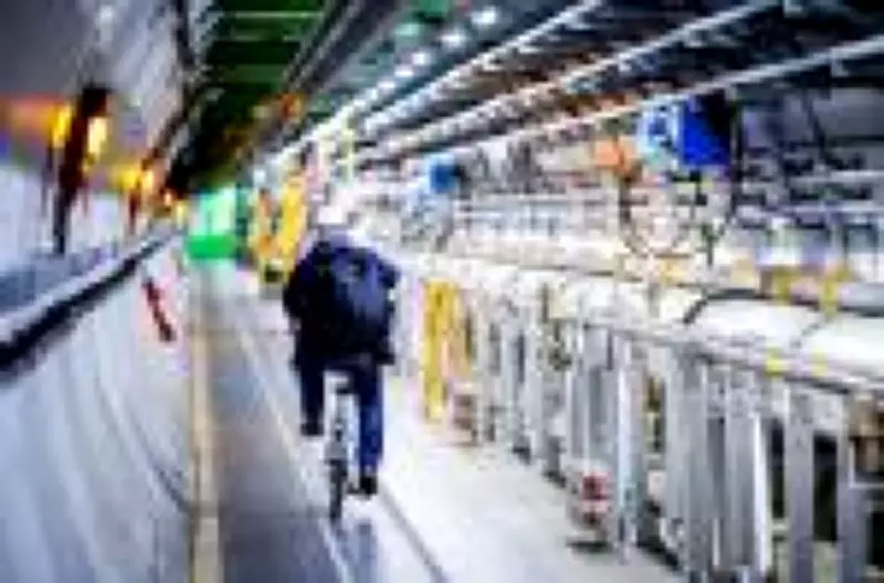 Cientistas do CERN descobrem nova partícula Xi-cc-plus no Grande Colisor de Hádrons