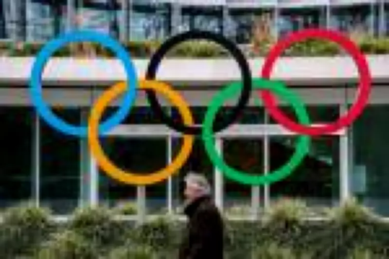 COI bane atletas transgênero de competições olímpicas com testes genéticos