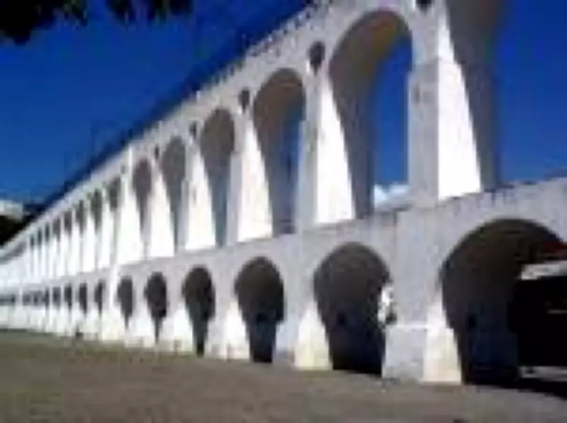 Comando Vermelho impõe regime de terror e extorsão na Lapa, revela operação policial