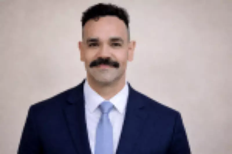 Como Transformar Selfies em Fotos Profissionais para LinkedIn Usando IA em Minutos