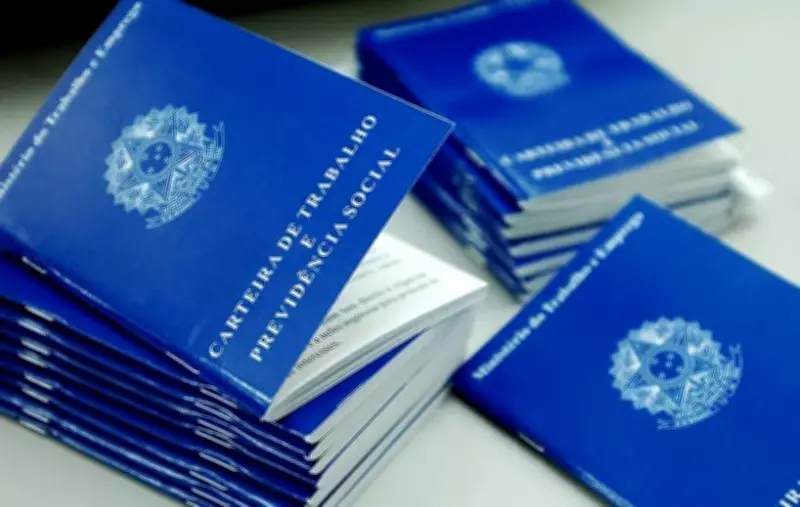 Consultora de RH orienta sobre imagem profissional e Sertão de PE divulga vagas de emprego