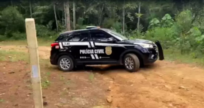 Corpo com sinais de violência é encontrado em Canelinha; polícia investiga se é motorista desaparecida