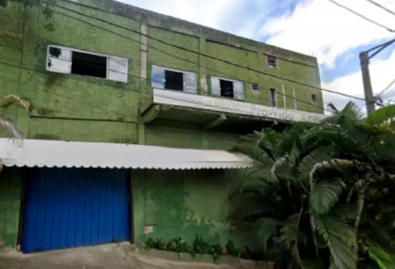 Corpo de Bombeiros resgata idoso de 87 anos com vida após desabamento de lar em BH