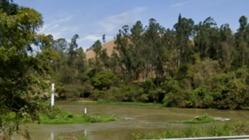 Corpo em decomposição é encontrado no Rio Paraíba do Sul em Lavrinhas, SP