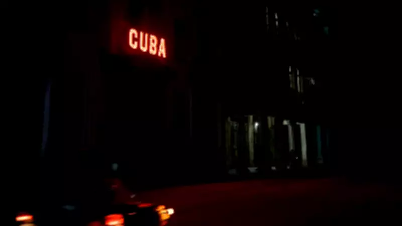 Cuba enfrenta colapso total da rede elétrica, deixando 10 milhões sem luz