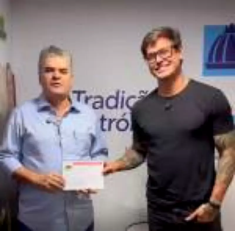 Dado Dolabella se filia ao MDB no Rio e anuncia pré-candidatura a deputado federal