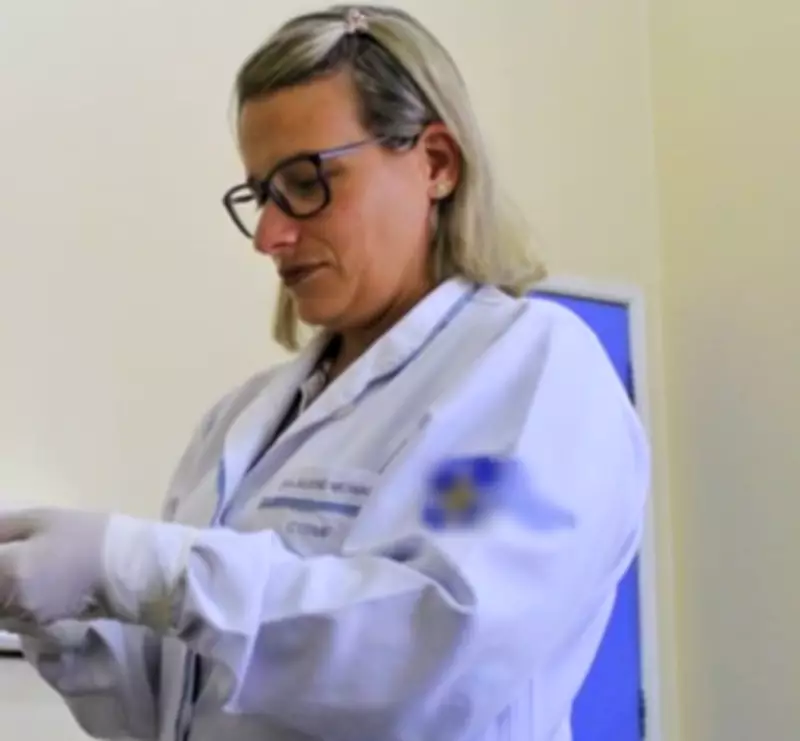 Dentista é processada por receber R$ 800 mil sem trabalhar enquanto estudava medicina em Manaus