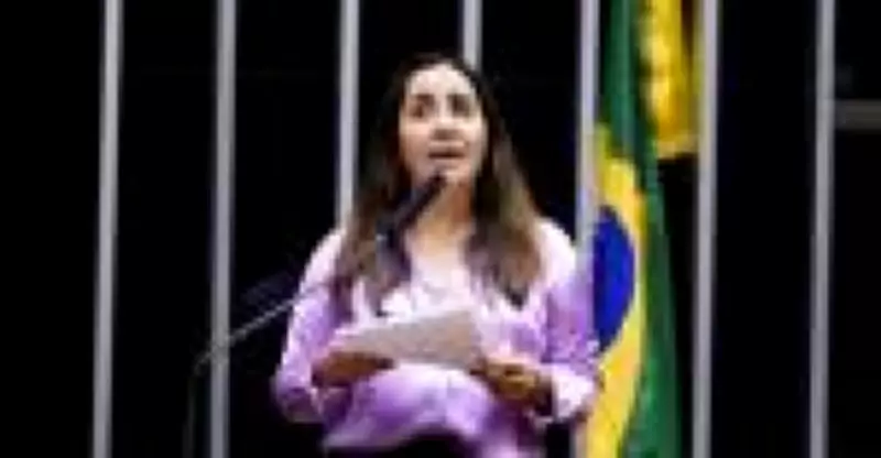 Deputada denuncia 'pacto de silêncio' no caso Master e omissão trágica no Congresso