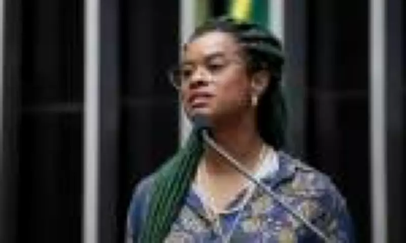 Deputada federal Carol Dartora pede investigação após receber ameaça de morte racista e misógina