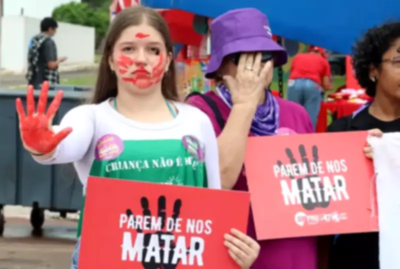 Dia da Mulher 2026: Ato em Brasília reúne mil pessoas contra feminicídio recorde