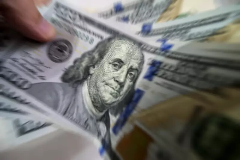 Dólar em alta: entenda os fatores que movem a moeda e o impacto no Brasil