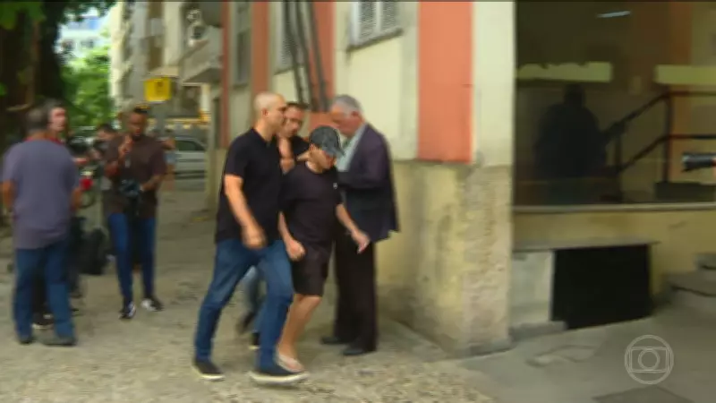 Dois acusados de estupro coletivo de adolescente em Copacabana se entregam à polícia
