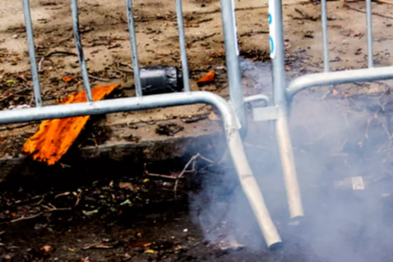 Dois homens são presos por ataque com explosivo caseiro em protesto em Nova York