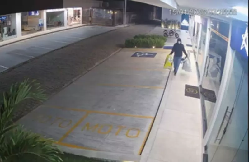 Dois homens são presos por furto qualificado de perfumes em galeria comercial de Palmeira dos Índios