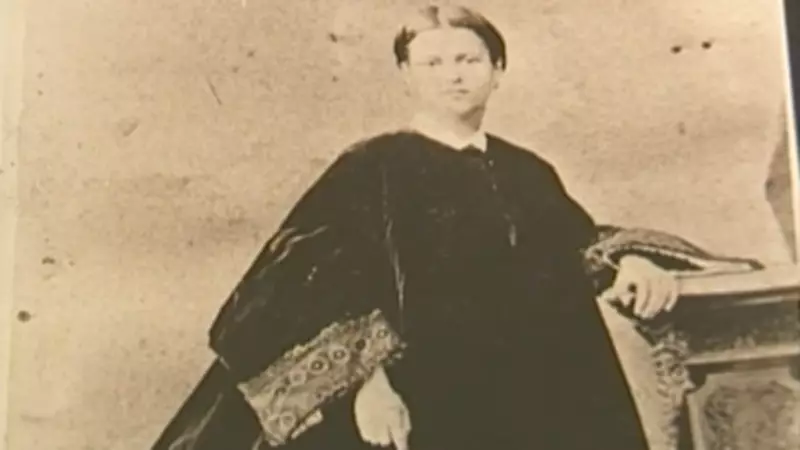 Dona Beja: da cortesã escandalosa à benfeitora religiosa em Minas Gerais