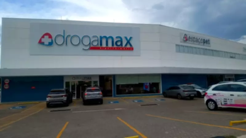 Drogamax: Como a maior farmácia da América Latina revoluciona compras com conceito Drugstore
