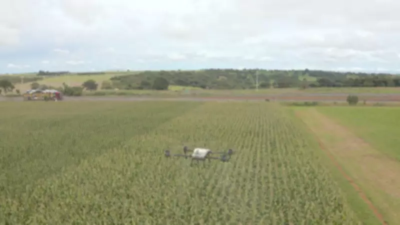 Drones revolucionam segurança e precisão na pulverização agrícola no sul de Goiás