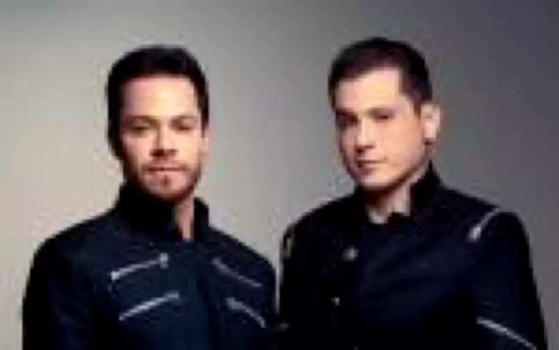 Dupla de ilusionistas Henry e Klauss retorna ao Brasil com espetáculo de nível mundial