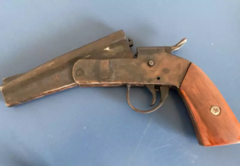 Dupla de jovens é presa com arma calibre 38 em Boa Vista após tentativa de fuga