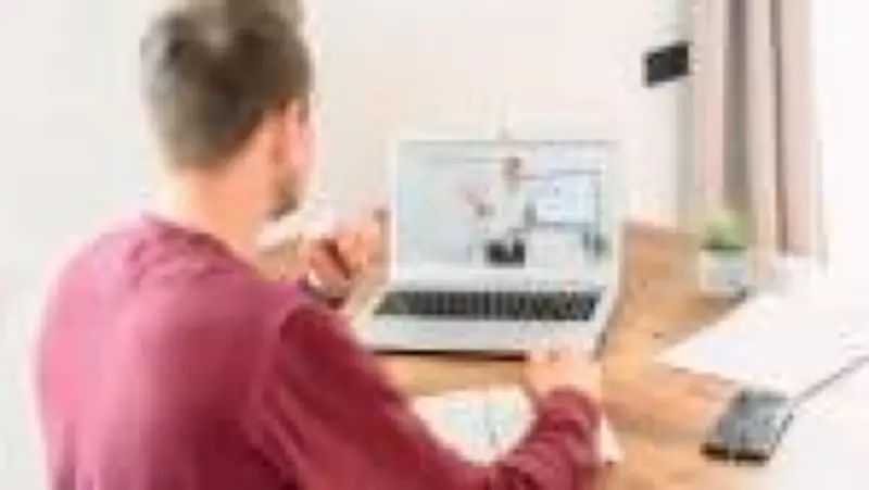 E-commerce brasileiro encolhe e amadurece com menos lojas e mais estratégia