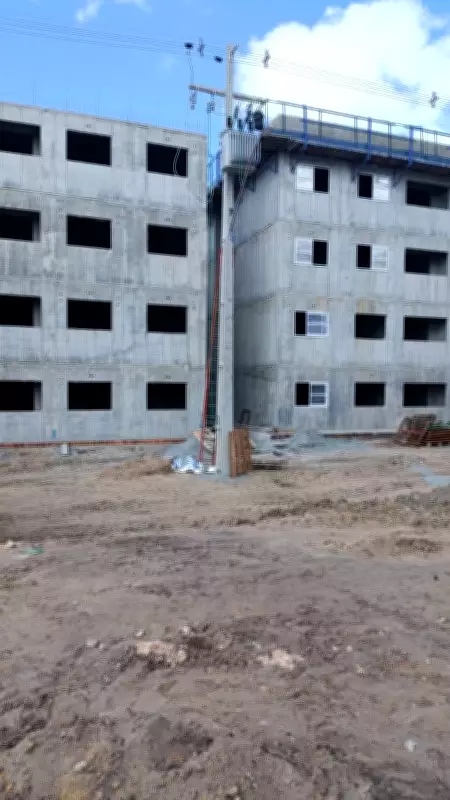 Eletricista morre após queda fatal de poste em obra de condomínio em João Pessoa