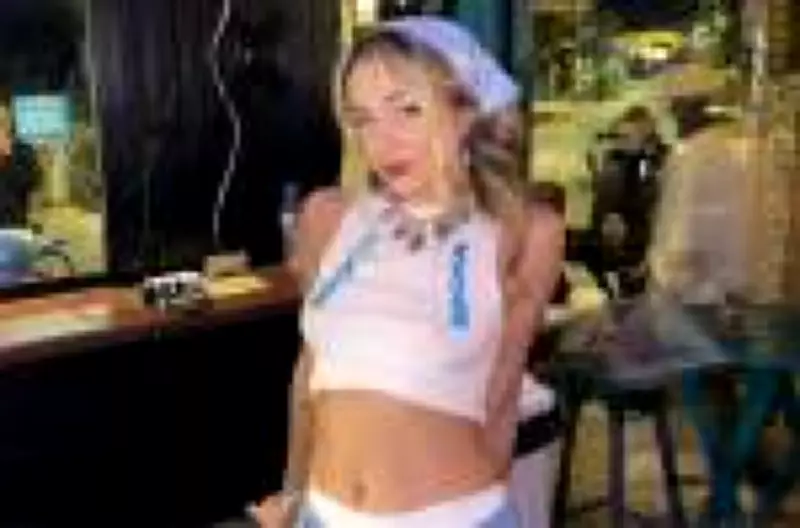 Encontro inusitado: Samira do BBB 26 atendeu Sophia Abrahão em bar de SC