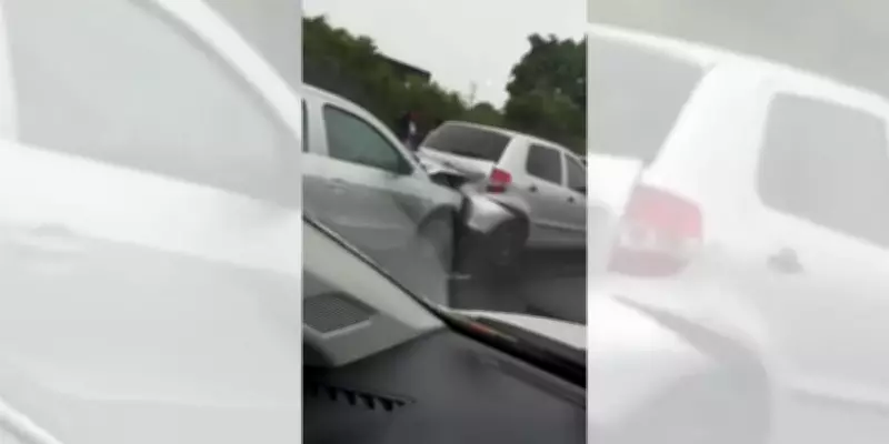 Engavetamento com seis veículos deixa um ferido grave e três leves na SP-294 em Marília