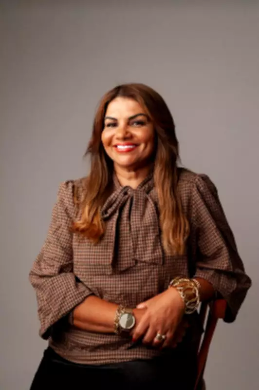 Escritora de Cabo Frio lança obra sobre Império Romano na Feira do Livro de Londres