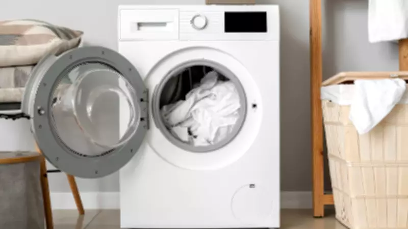 Especialista revela causas do mau cheiro em roupas recém-lavadas e como resolver