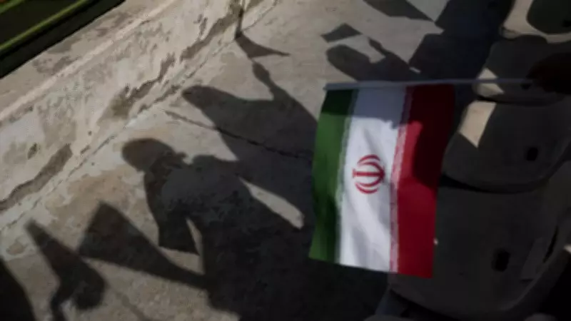 Esposa de ex-líder supremo do Irã está viva, afirma agência após notícias contraditórias