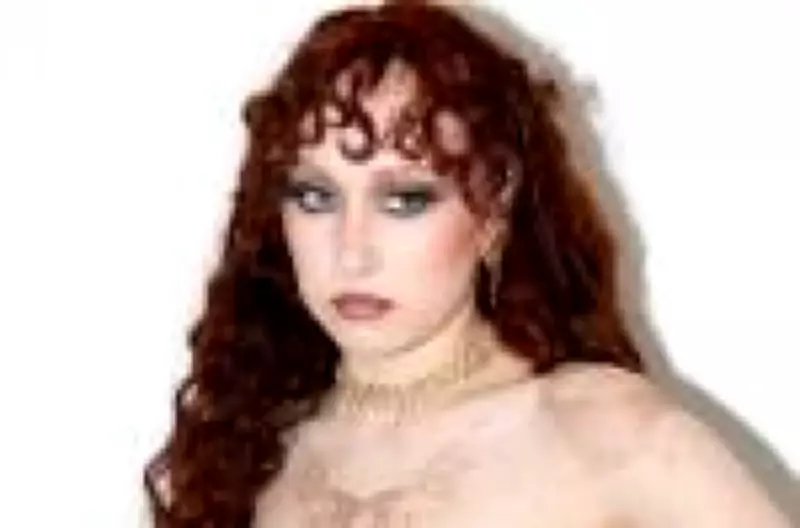 Esposa de Jorginho rebate Chappell Roan: segurança não era do hotel, afirma cantora