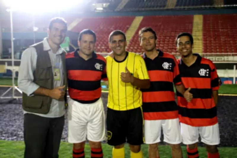 Estádio de Uberlândia vira Maracanã em gravações da novela Avenida Brasil