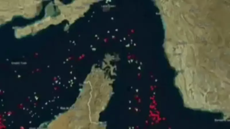 Estreito de Ormuz registra queda drástica no tráfego marítimo após conflito no Oriente Médio