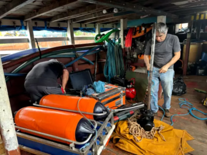 Estudantes de Geofísica descobrem embarcações naufragadas no Rio Tapajós durante expedição