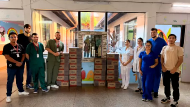 Estudantes de medicina doam 300 litros de leite para ala pediátrica de hospital na fronteira