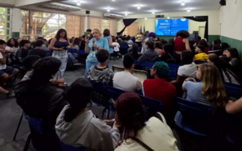 ETEC de Itanhaém recebe workshop sobre sustentabilidade integrada com 120 alunos